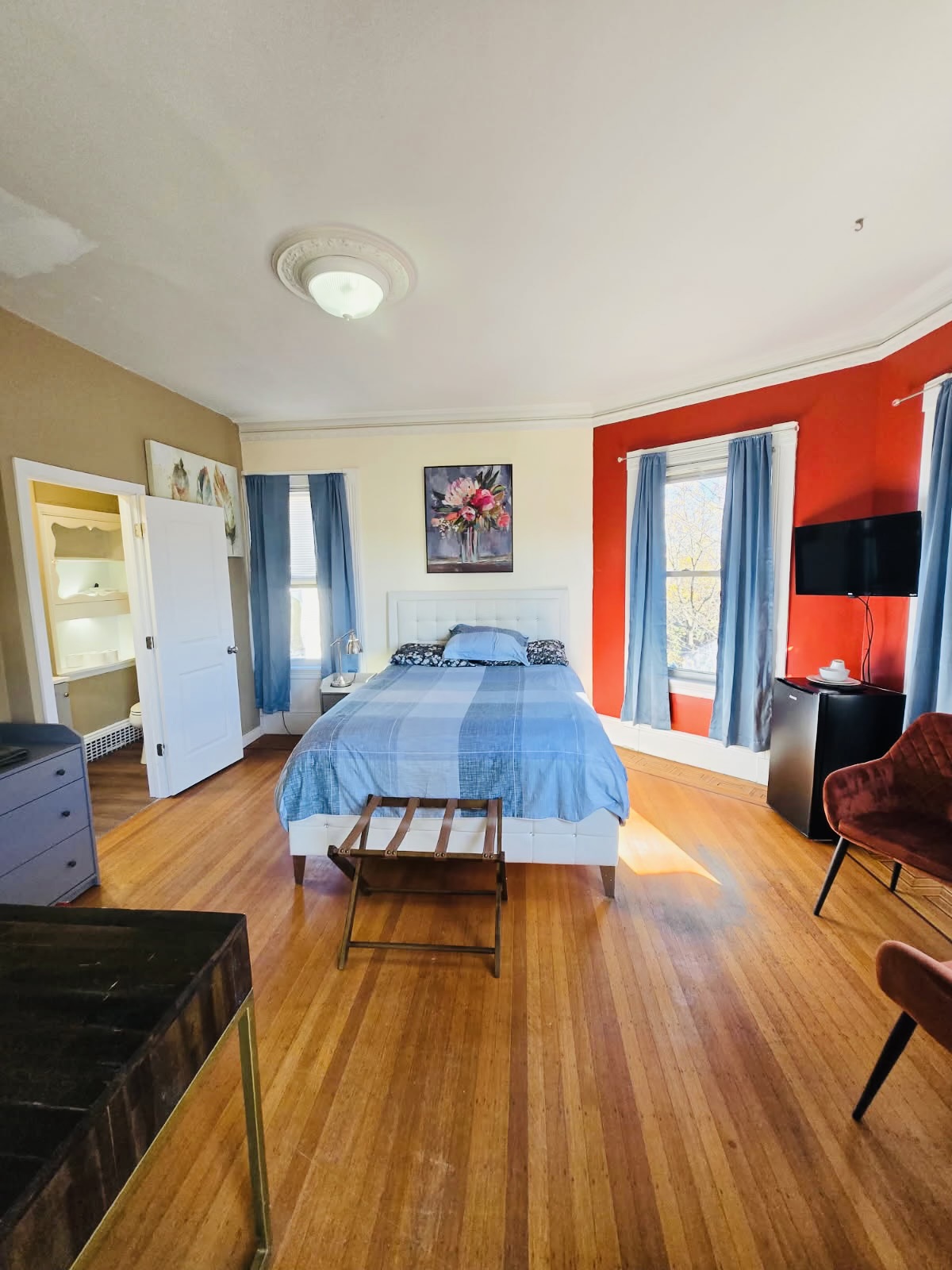 2425-spacious-room-with-private-bath-in-federal-hill/