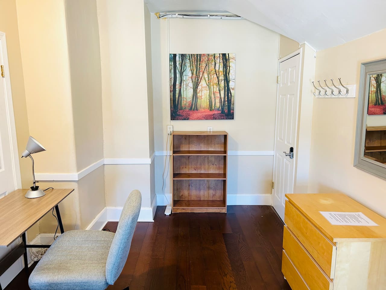 2431-big-room-in-federal-hill-downtown/