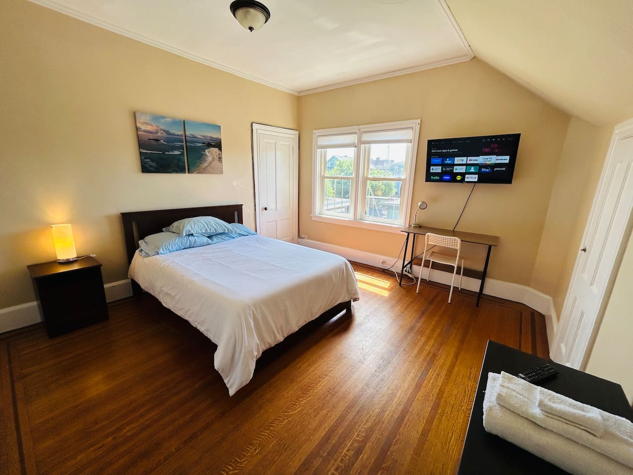 2432-sunny-spacious-room-in-federal-hill-downtown/