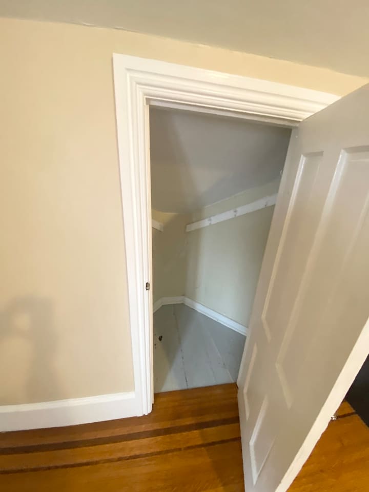 2432-sunny-spacious-room-in-federal-hill-downtown/