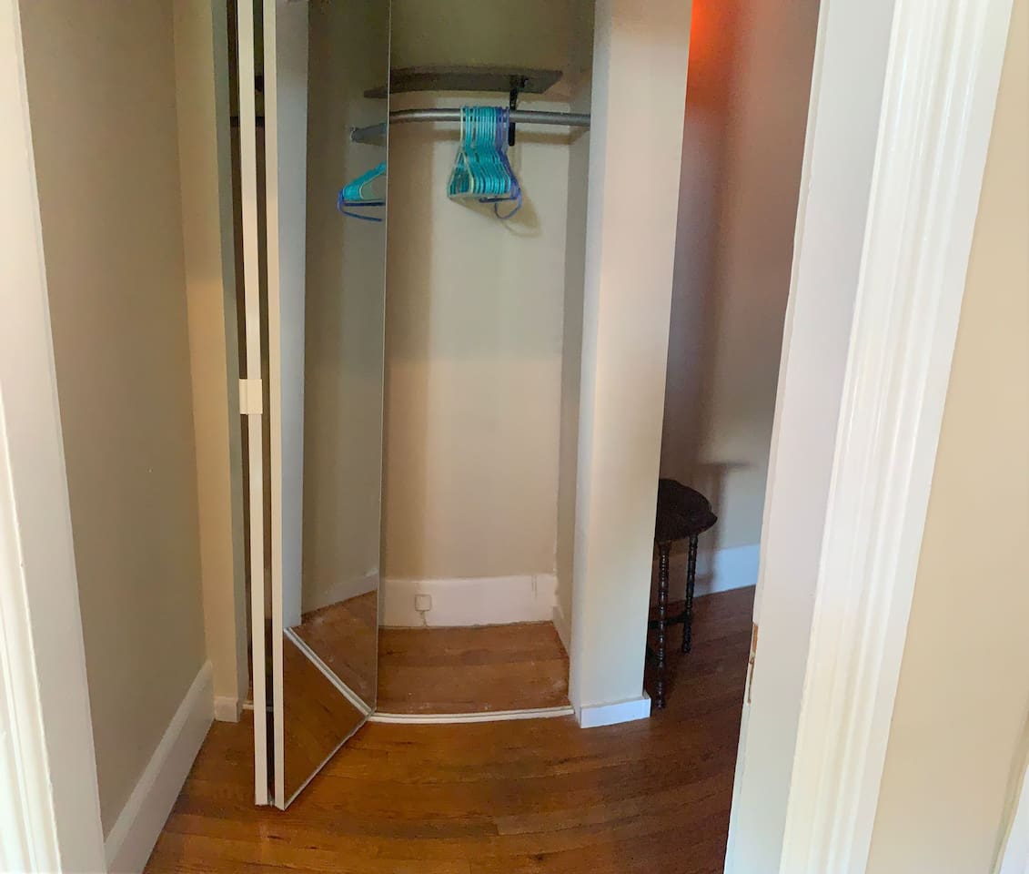 2433-nice-room-in-federal-hill-downtown/