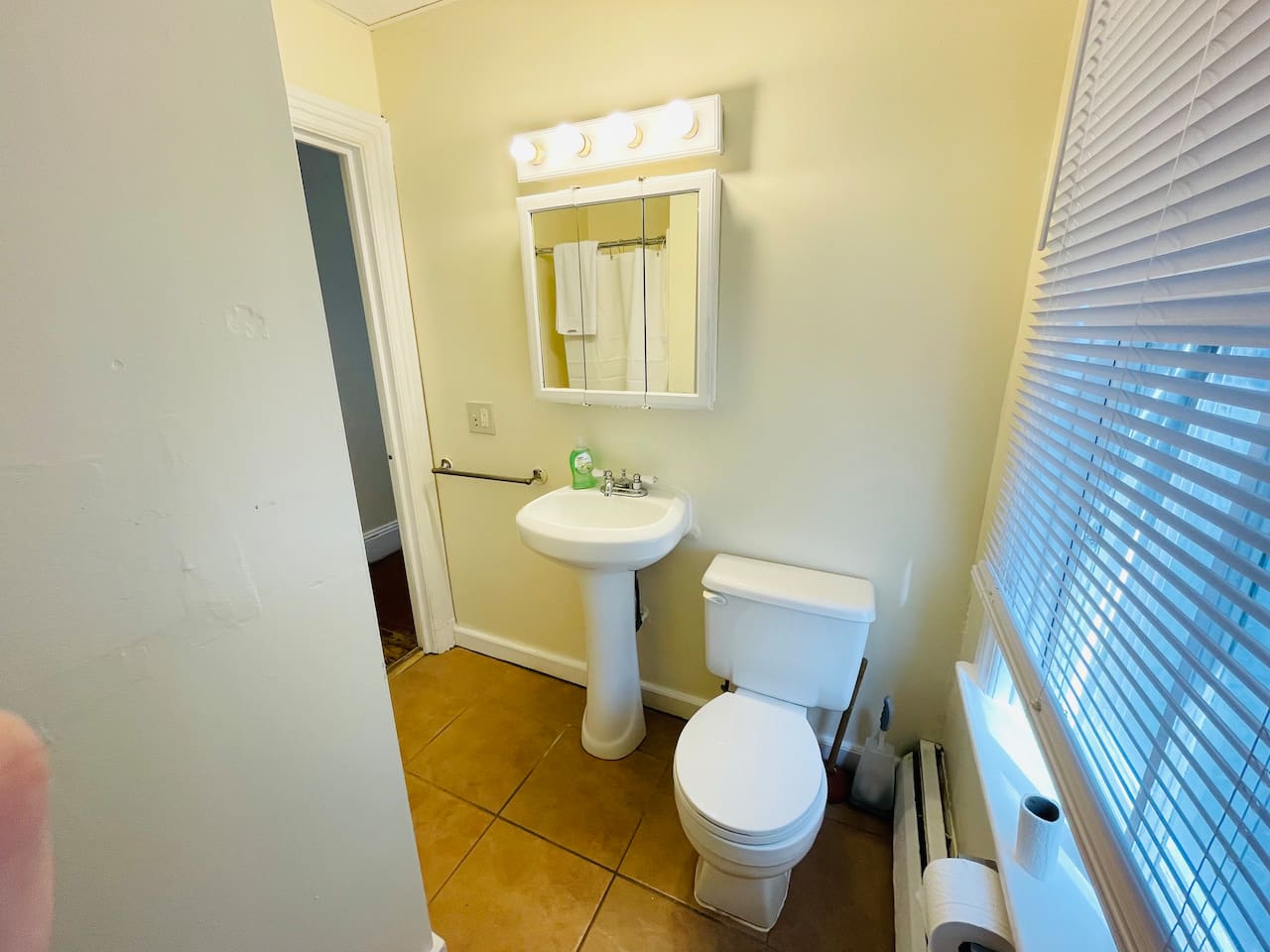 531-nice-apt-near-whole-foods-brown-university/