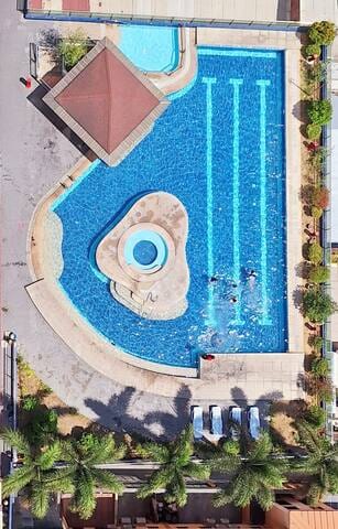 Luxury King 2BR 2BA w/Balcony Bayview Pool Netflix