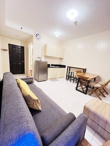 Superior King 1BR 1BA Balcony Bayview Pool Netflix