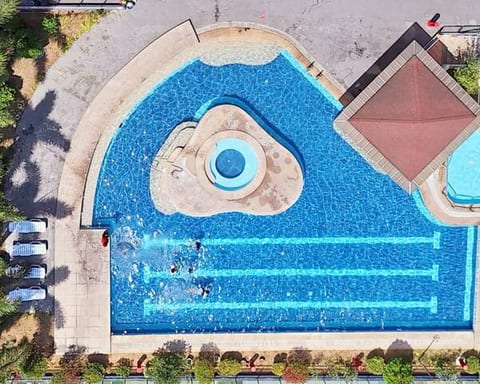 Superior King 1BR 1BA Balcony Bayview Pool Netflix