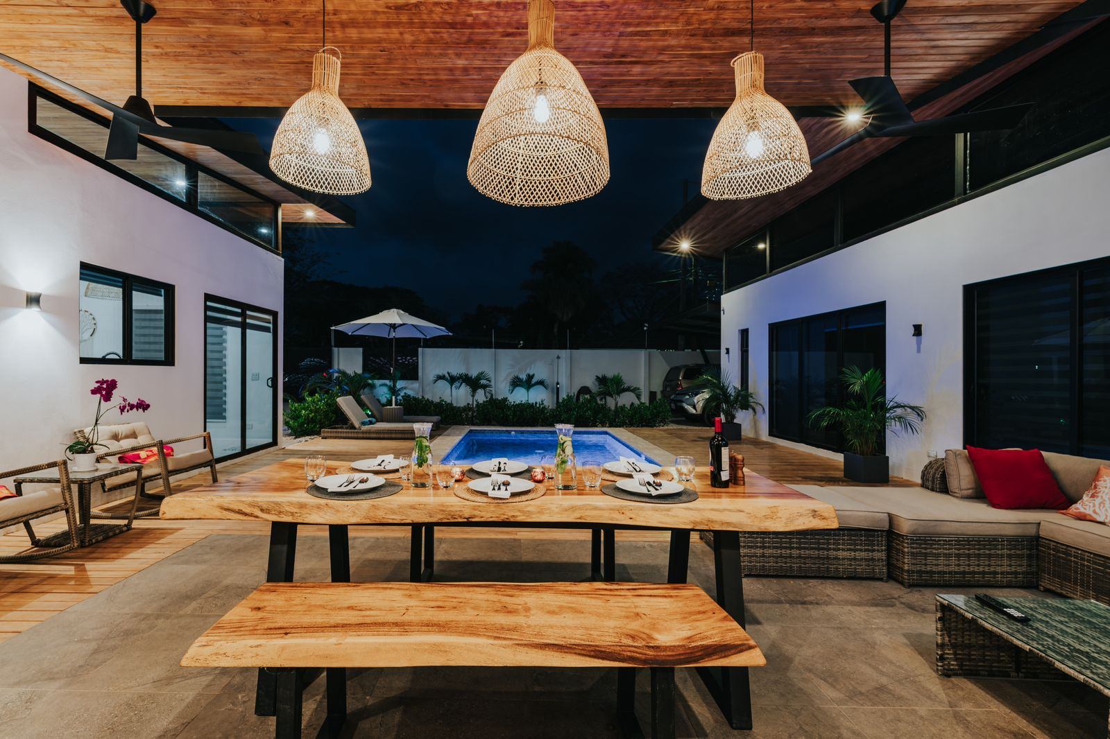 Outdoor Dinning table