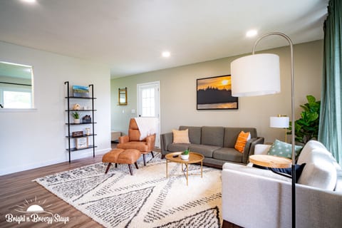 Welcome to Lake Erie Breeze and the comfort of your living area.  Relax and enjoy this 65" Roku Smart TV with plenty of space for everyone.