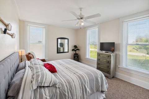 Sandusky River Retreat w/ Live Music & River Views | Fremont, OH