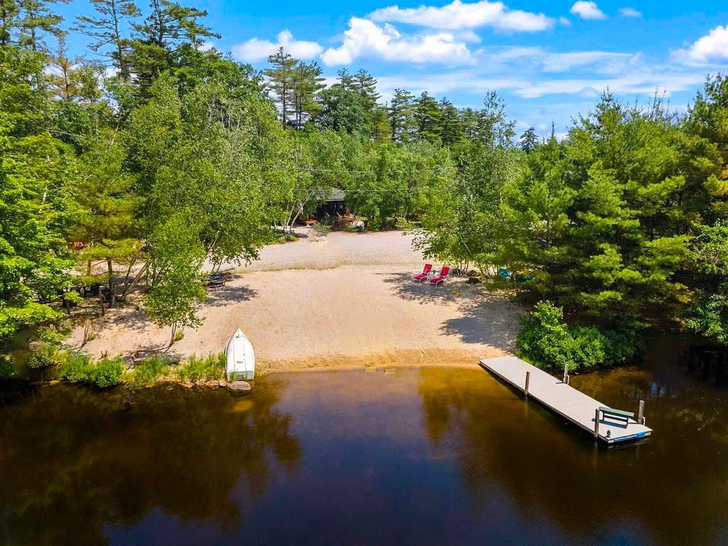 Belleau Lakeside Retreat! 500ft of Waterfront!