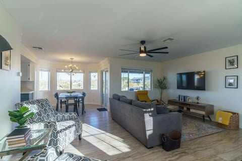 JT Library House: Close to JTNP! New spa Nov ‘24!