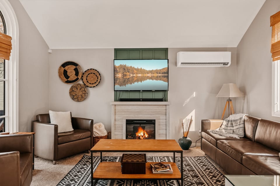 Bright Oak Cabin, Green Valley Lake by Rather Be Properties