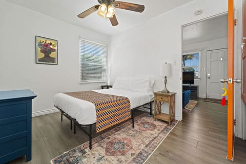 Sunny Suite on 43rd by Rather Be Properties. Ultimate Comfort & Convenience in Downtown San Diego