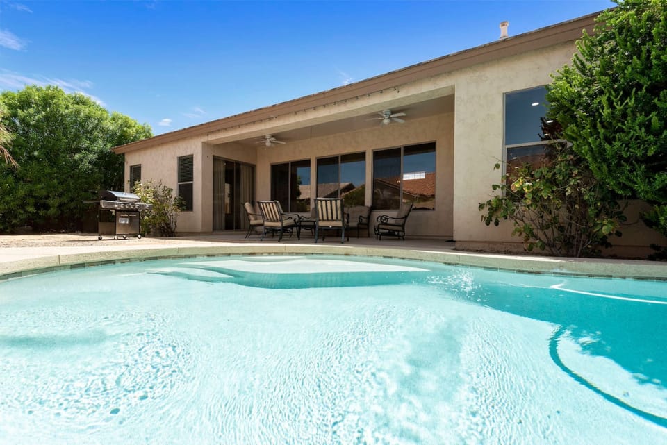 Gilbert Grandeur by Rather Be Properties
