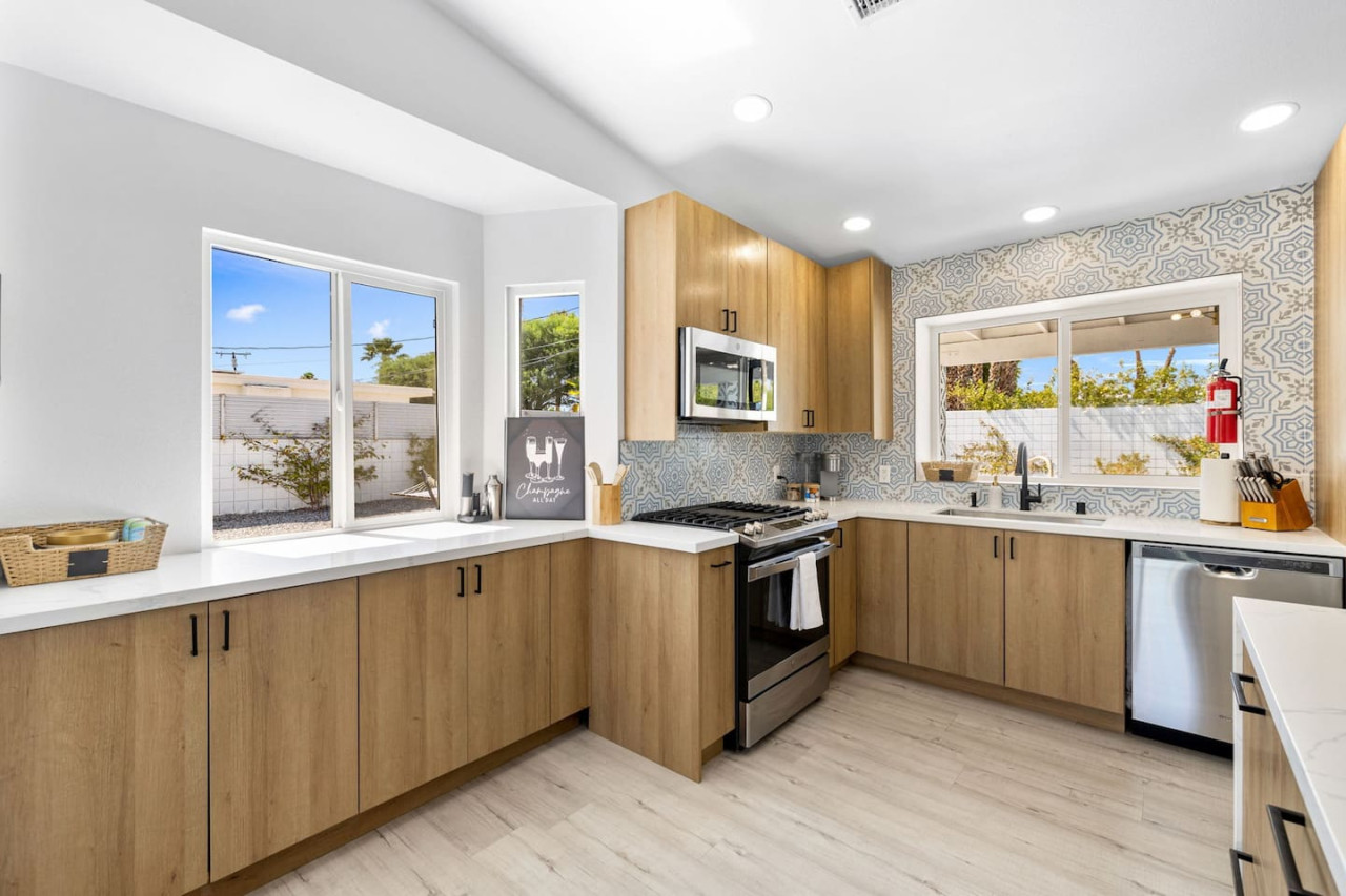 Ultimate Outdoor Oasis- Perfect for golf enthusiasts & relaxation seekers! by Rather Be Properties