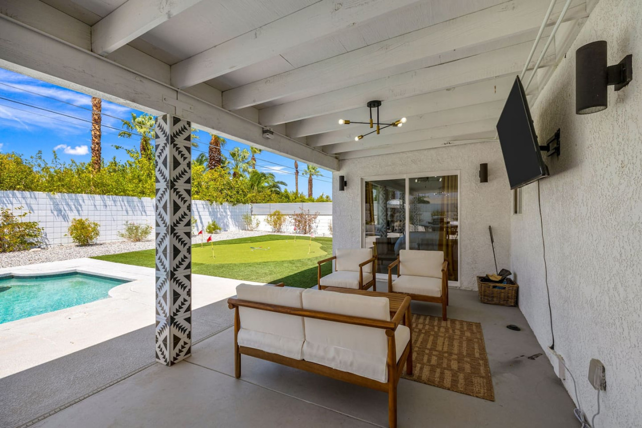 Ultimate Outdoor Oasis- Perfect for golf enthusiasts & relaxation seekers! by Rather Be Properties