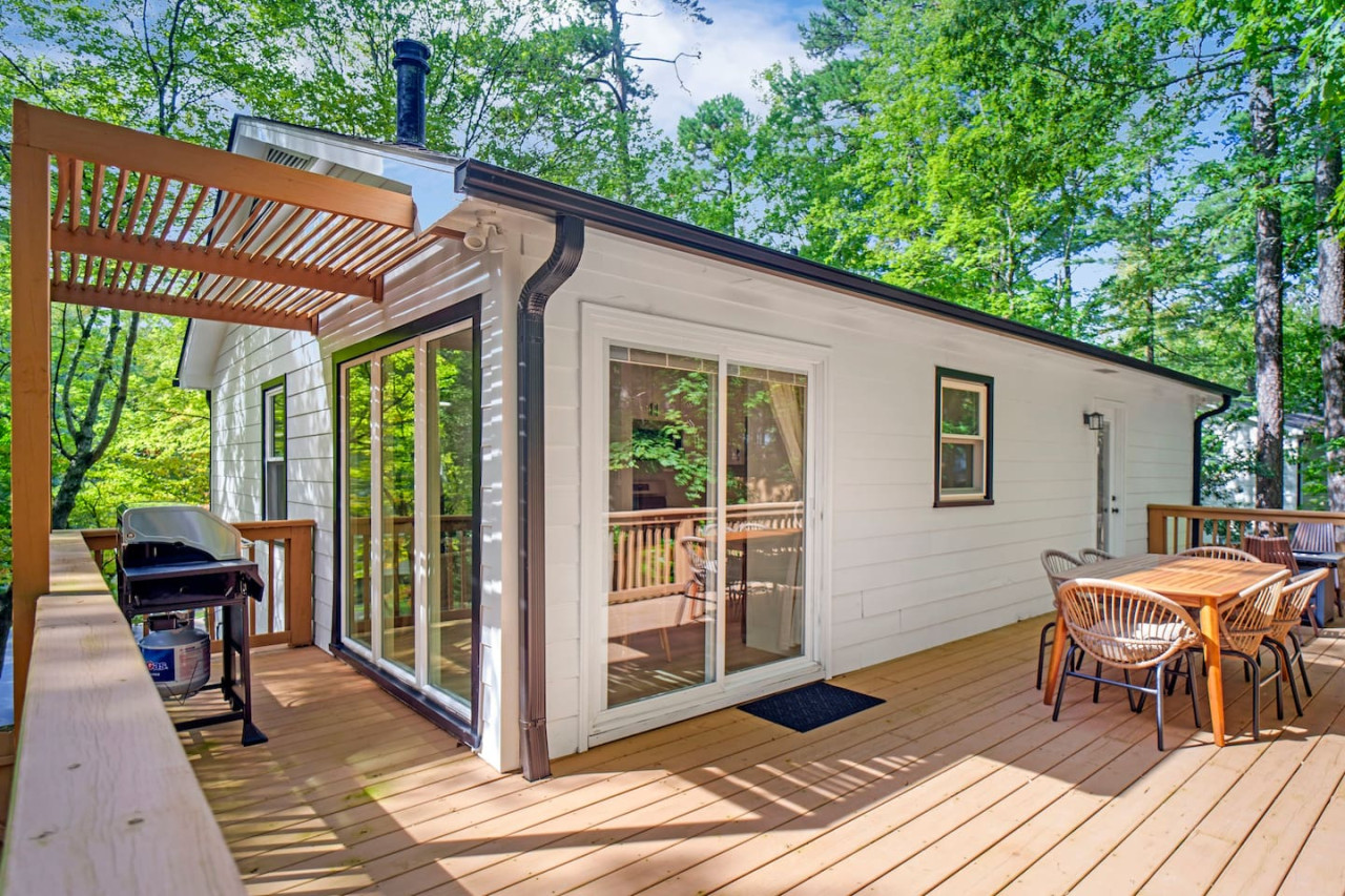 Brandyapple Retreat, Split Level Home with Fully Fenced Yard in Raleigh by Rather Be Properties