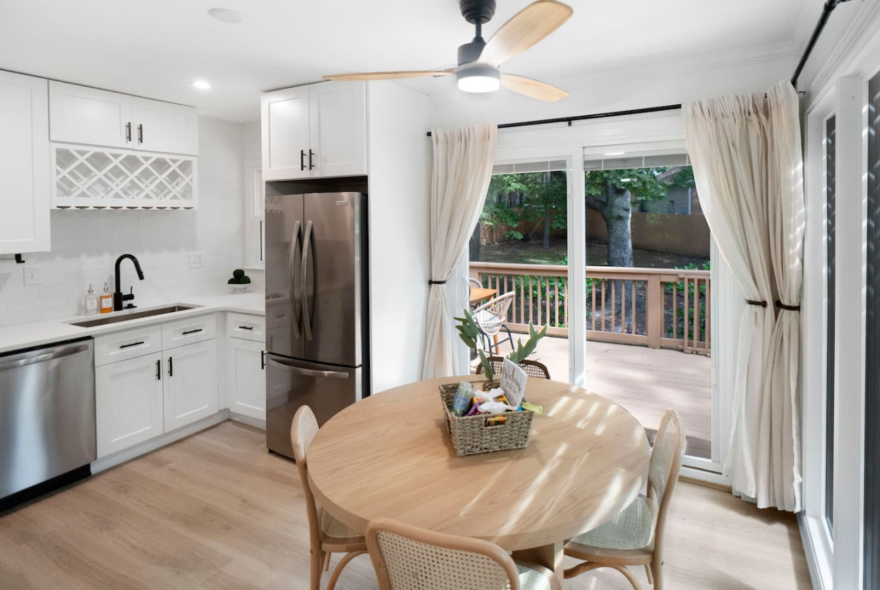 Brandyapple Retreat, Split Level Home with Fully Fenced Yard in Raleigh by Rather Be Properties