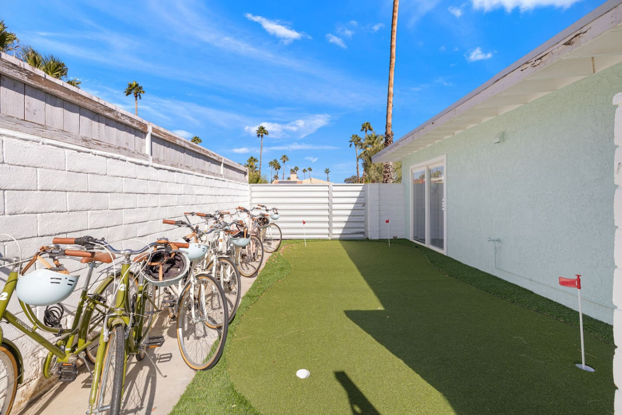 The Prickly Pear - Palm Springs