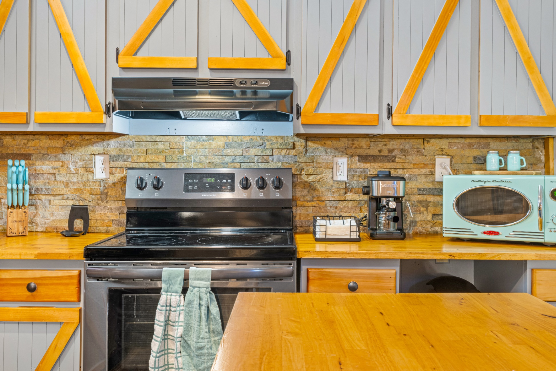 Together by Nature Cabin • Escape & Reconnect - Sevierville