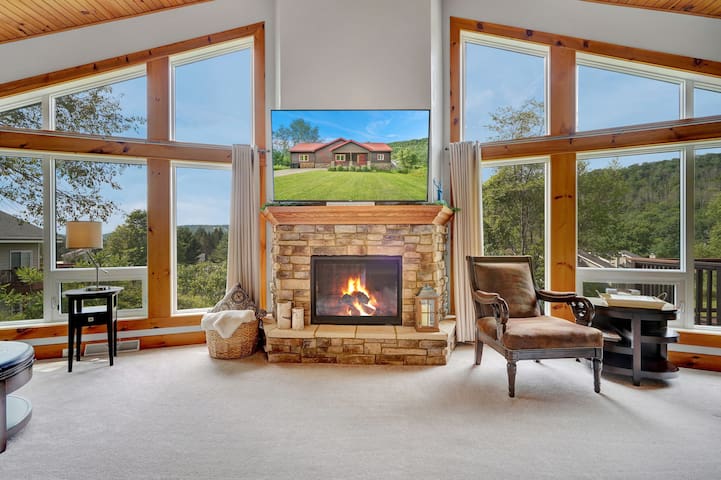 Redroof Ellicottville Chalet sauna 8' hot tub