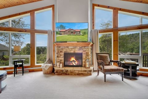 Redroof Ellicottville Chalet sauna 8' hot tub