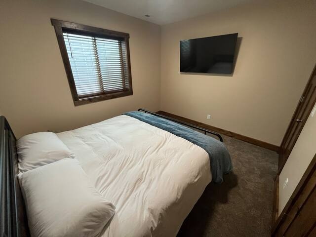 Bedroom 6: Downstairs