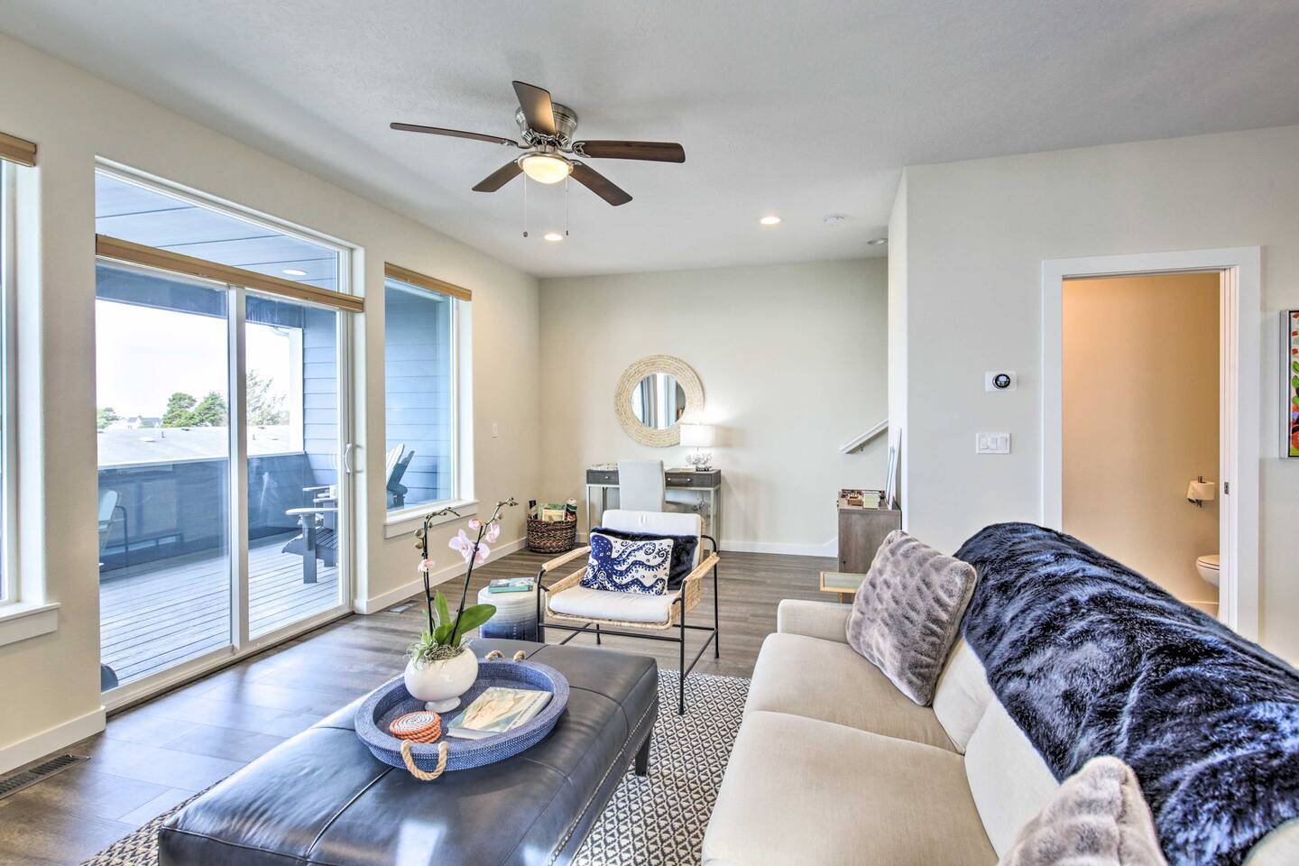 Living Room | Laptop-Friendly Workspace | Sleeper Sofa