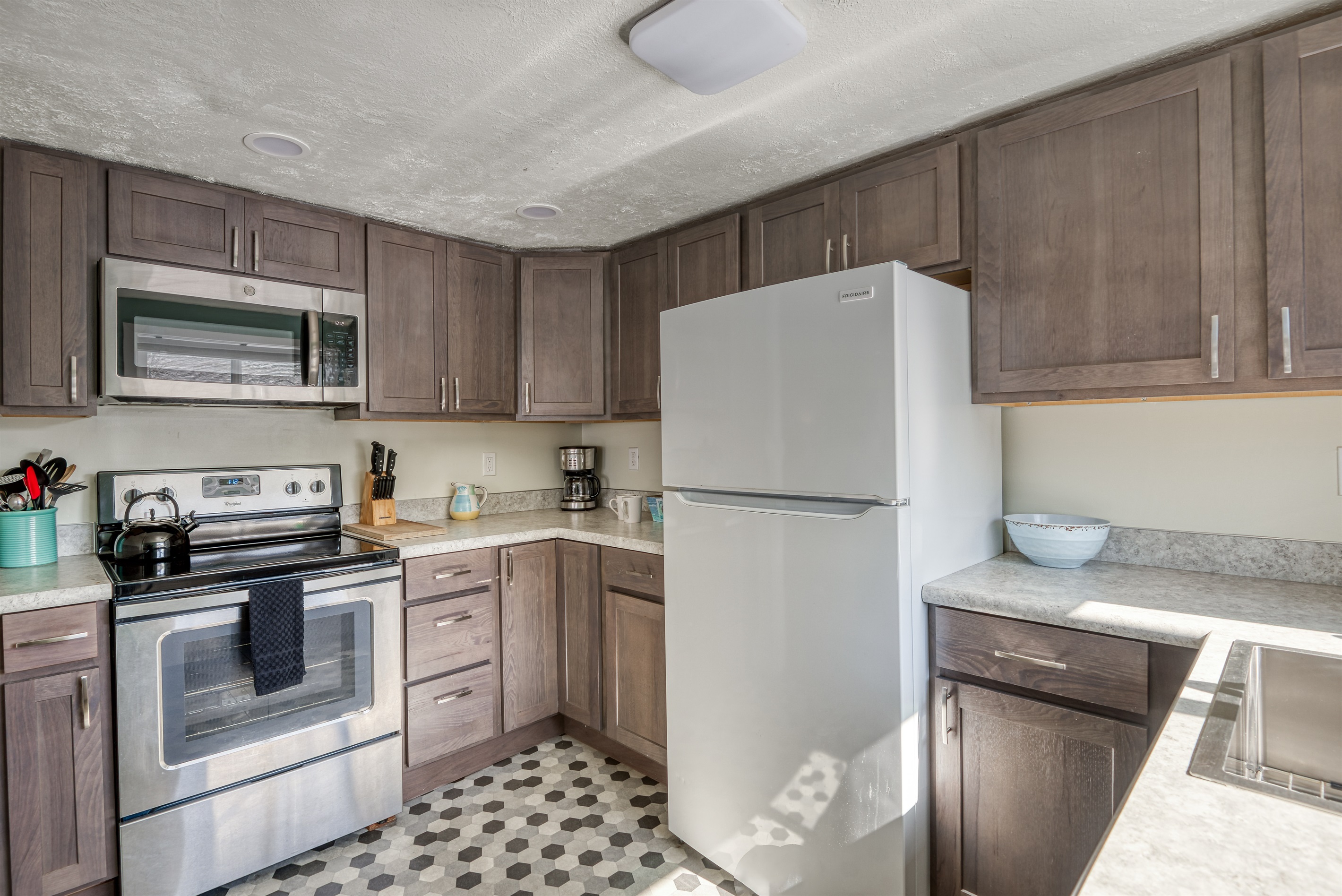 S1 - Epic @ Surf Inn - Tillamook