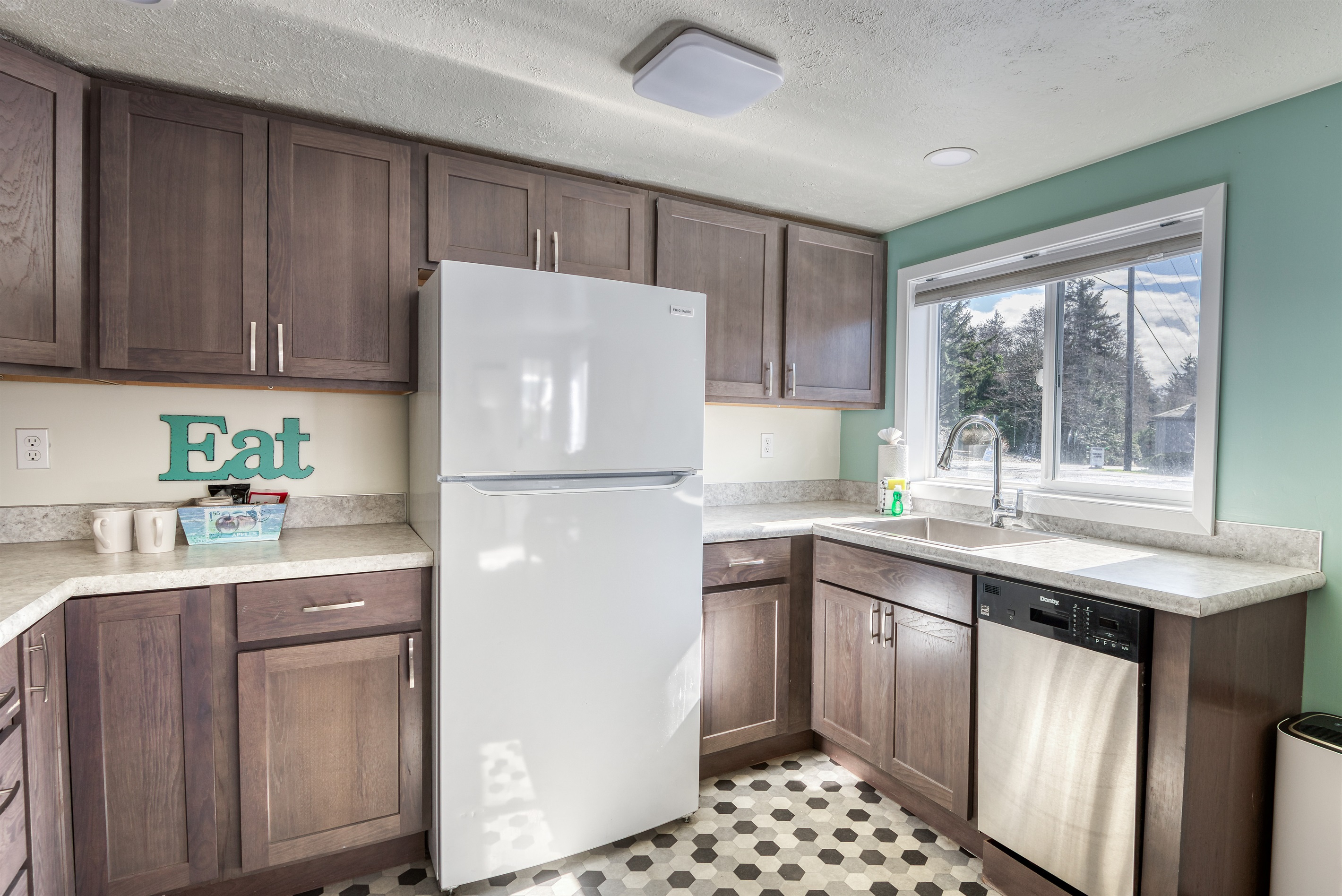 S1 - Epic @ Surf Inn - Tillamook