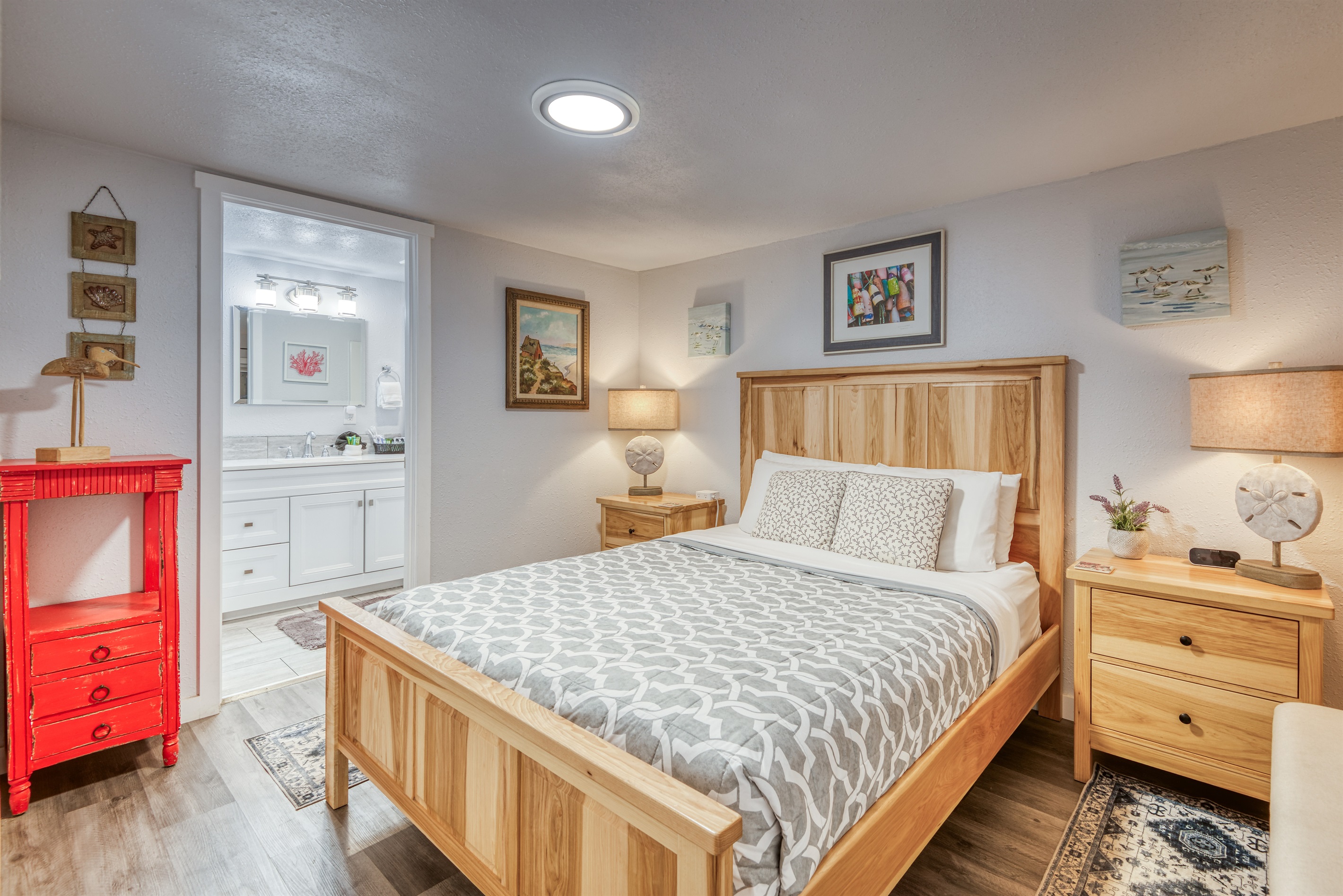 S2 - Cowabunga @ Surf Inn - 2 Bed 2 Bath - Tillamook