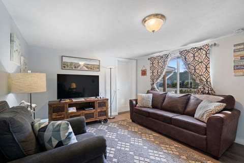 S2 - Cowabunga - Surf Inn - 2 Bed 2 Bath