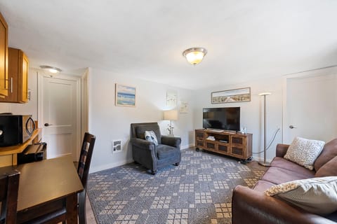 S2 - Cowabunga - Surf Inn - 2 Bed 2 Bath