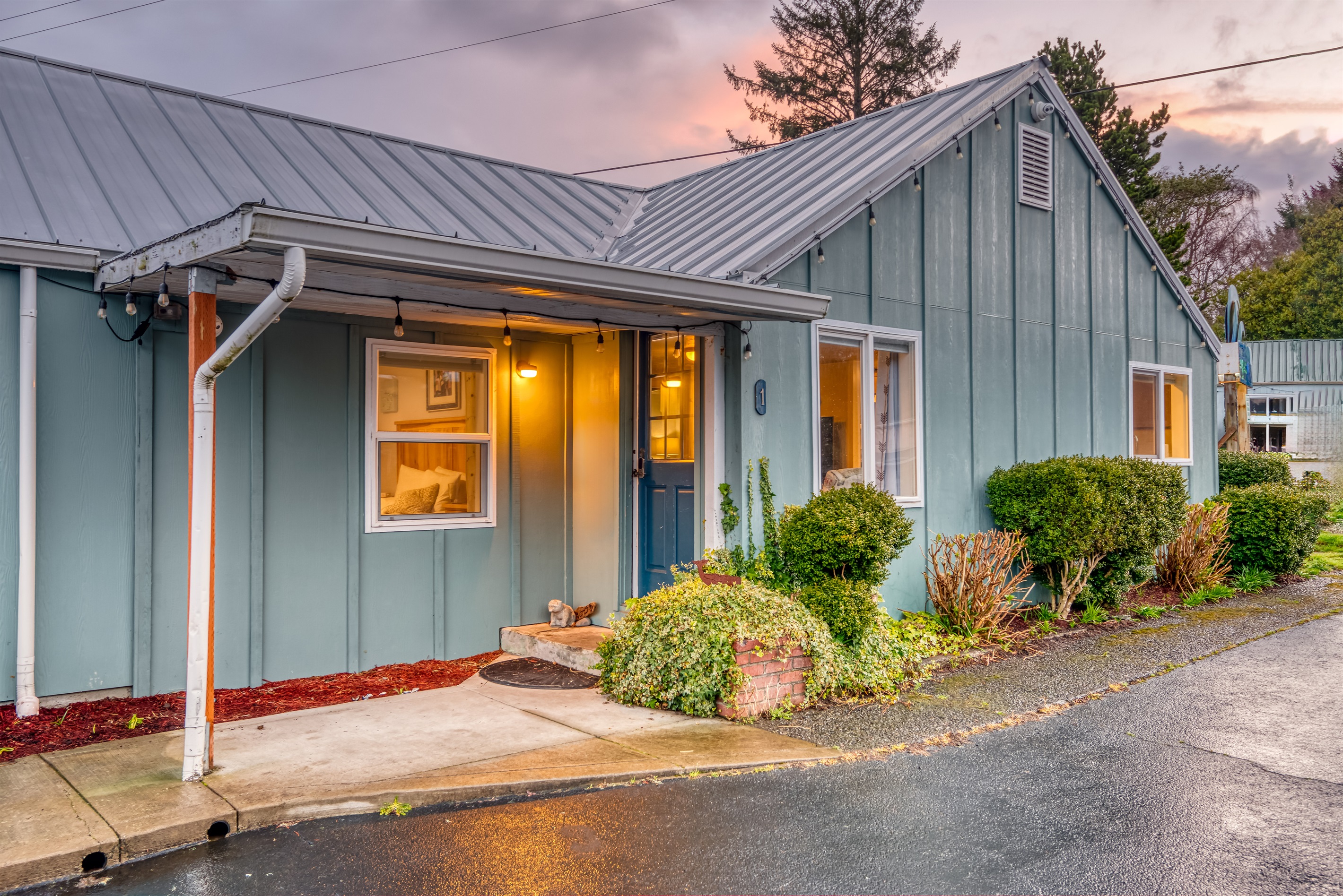 S2 - Cowabunga @ Surf Inn - 2 Bed 2 Bath - Tillamook