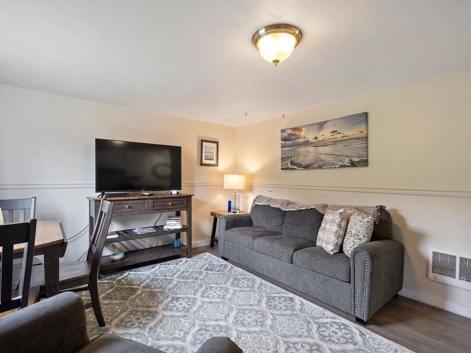 S3 - Beach Break - Surf Inn - Tillamook
