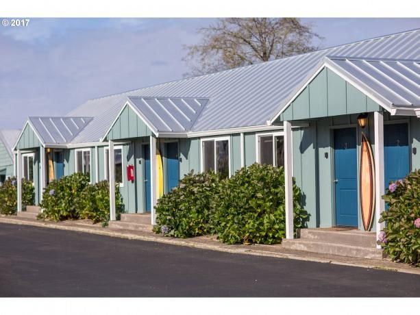 S4 - Kickin Out @ Surf Inn - Tillamook