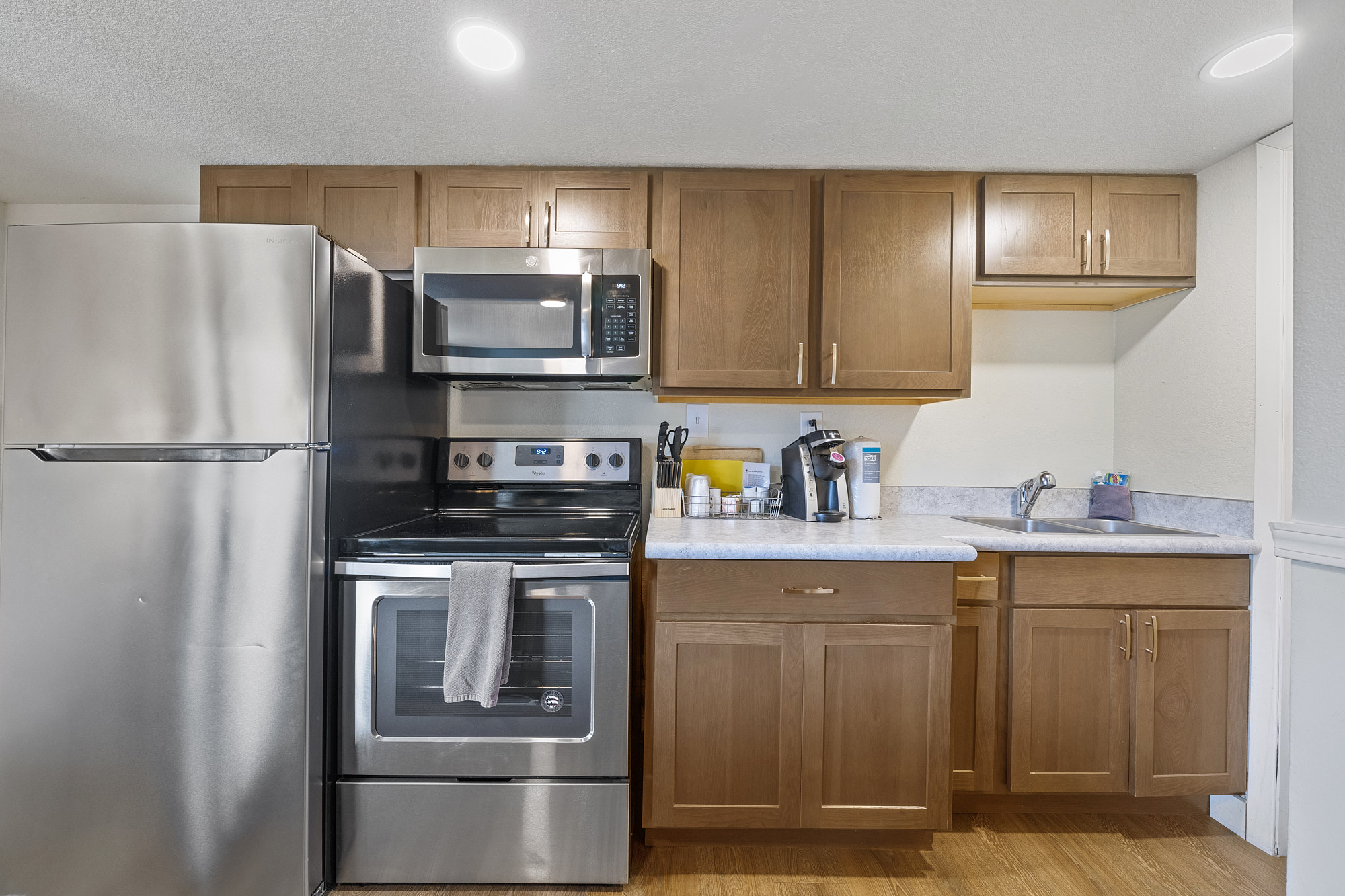 S4 - Kickin Out @ Surf Inn - Tillamook