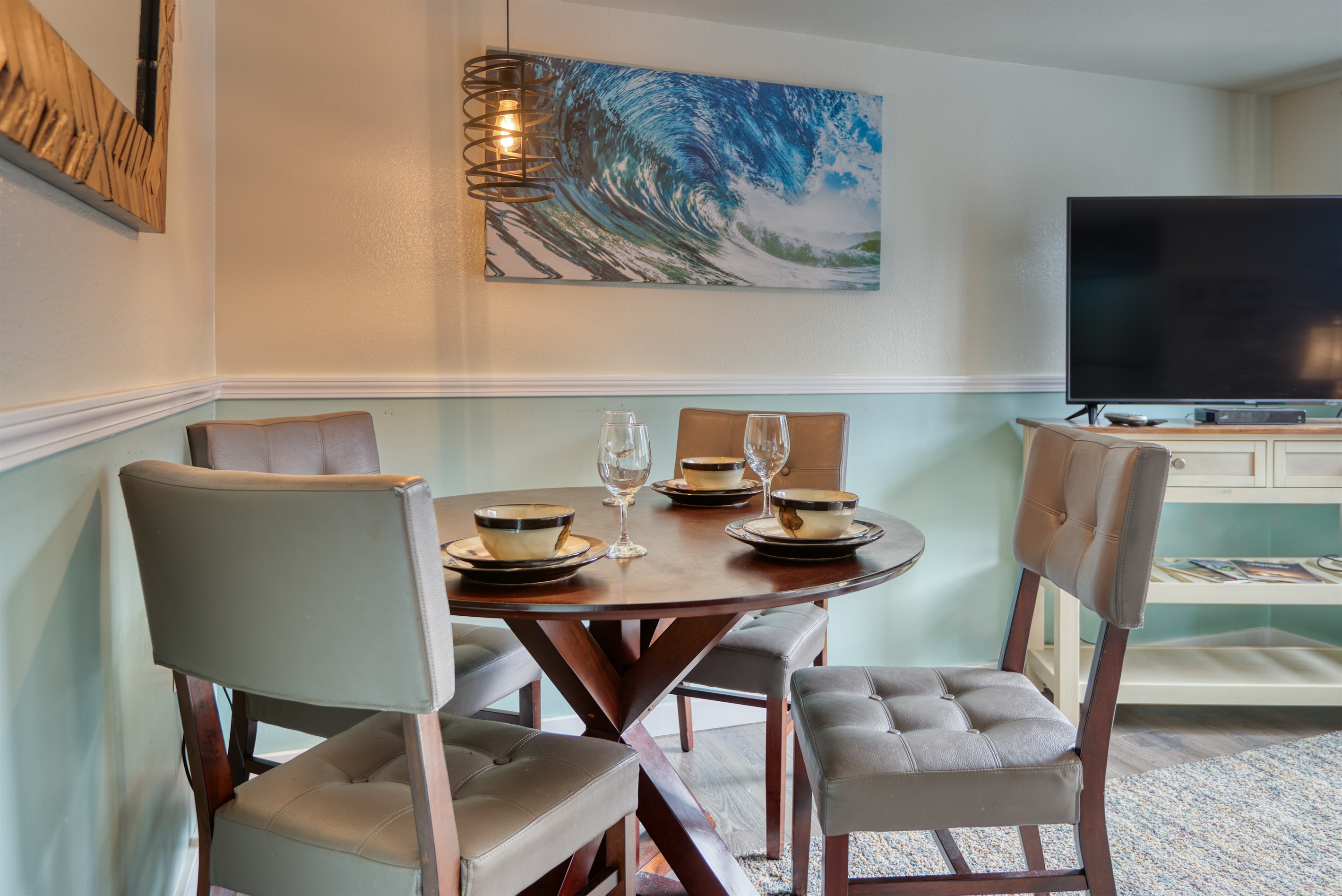 S4 - Kickin Out @ Surf Inn - Tillamook