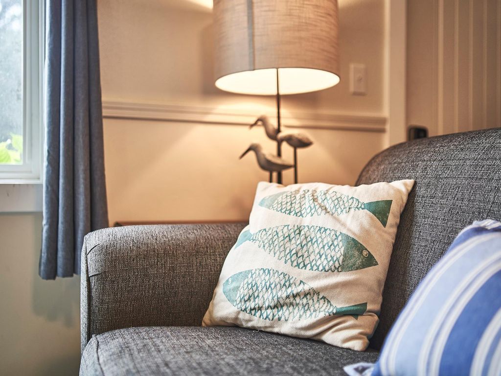 S4 - Kickin Out @ Surf Inn - Tillamook