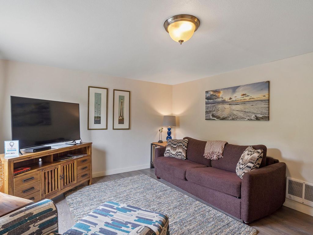 S5 - The Drop @ Surf Inn - Tillamook