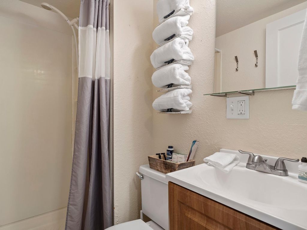 S5 - The Drop @ Surf Inn - Tillamook