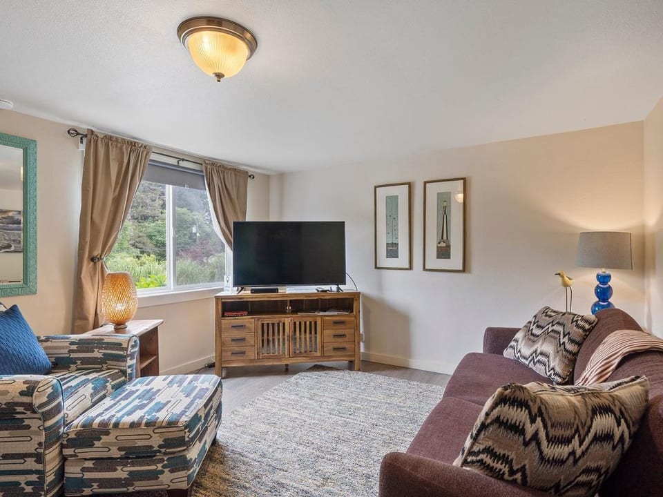 S5 - The Drop - Surf Inn - Tillamook
