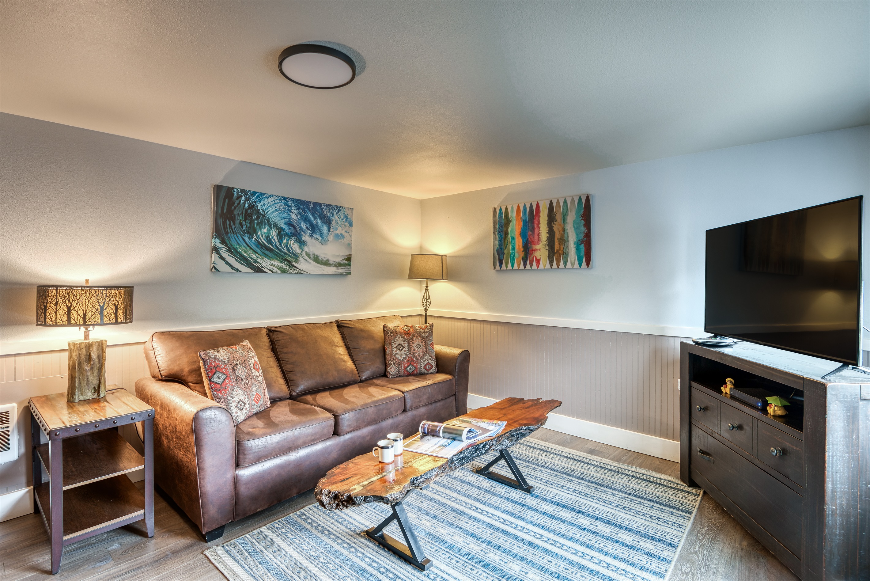 S6 - Hang Ten @ Surf Inn - Tillamook