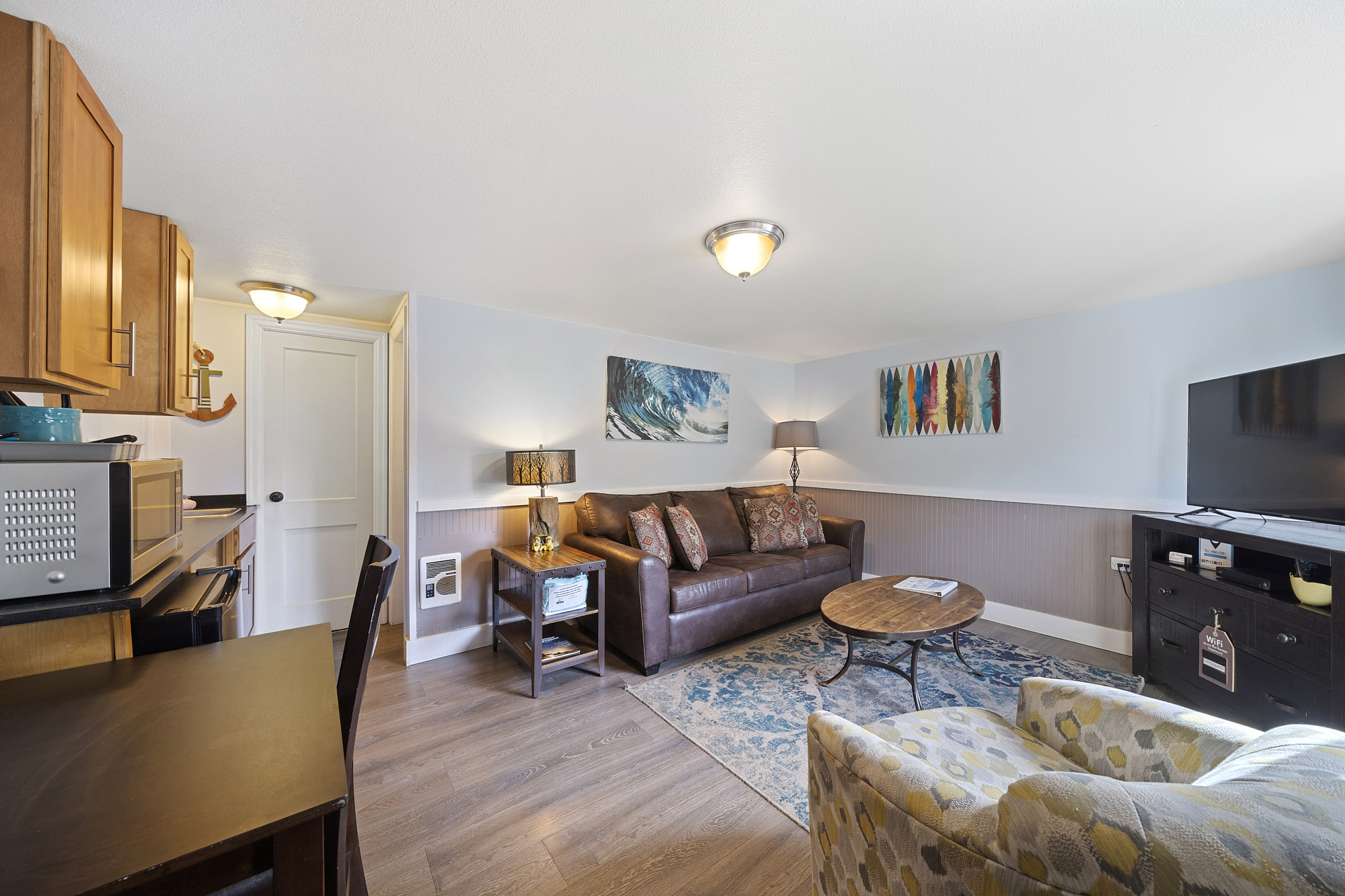 S6 - Hang Ten @ Surf Inn - Tillamook