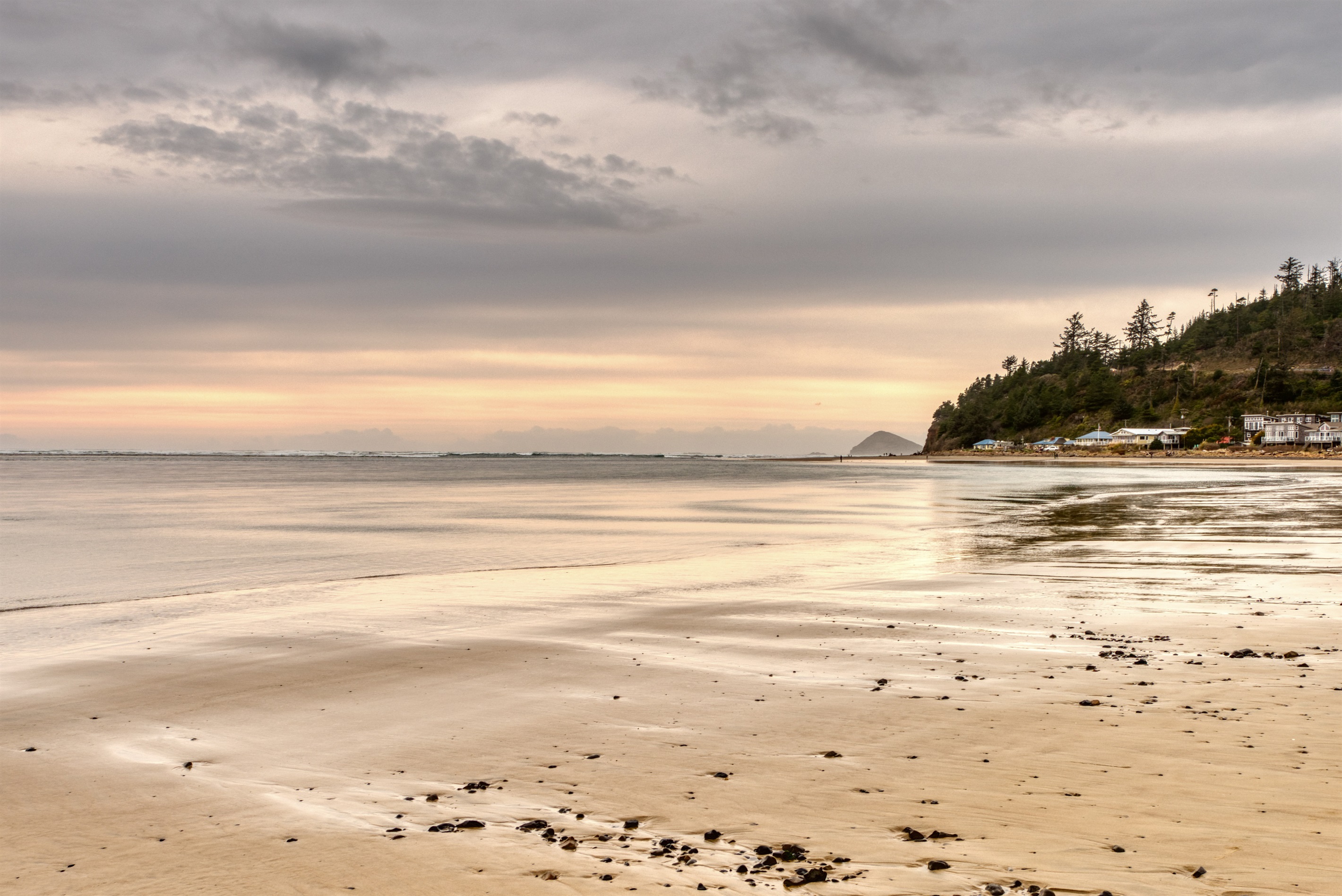 S6 - Hang Ten @ Surf Inn - Tillamook