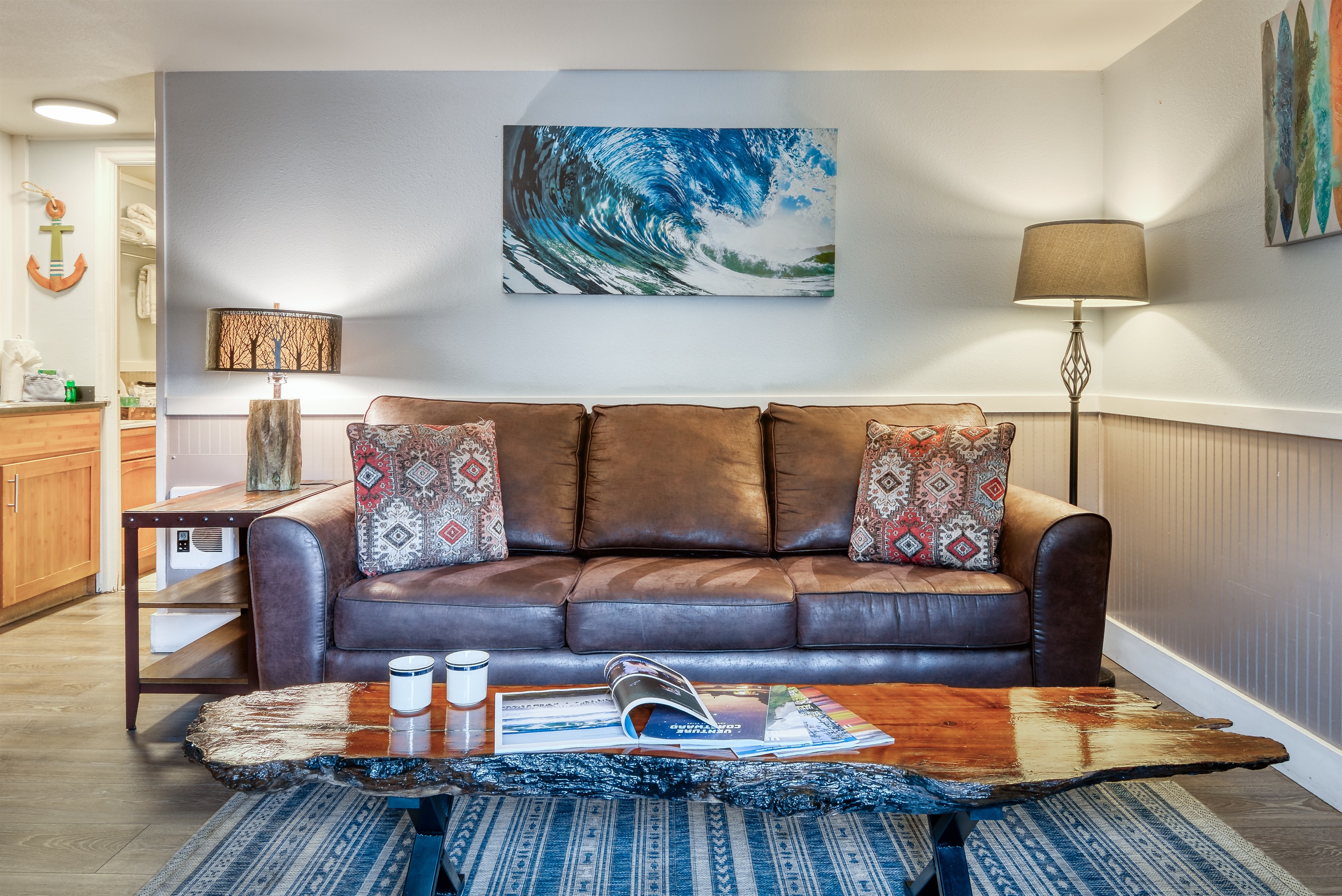 S6 - Hang Ten @ Surf Inn - Tillamook