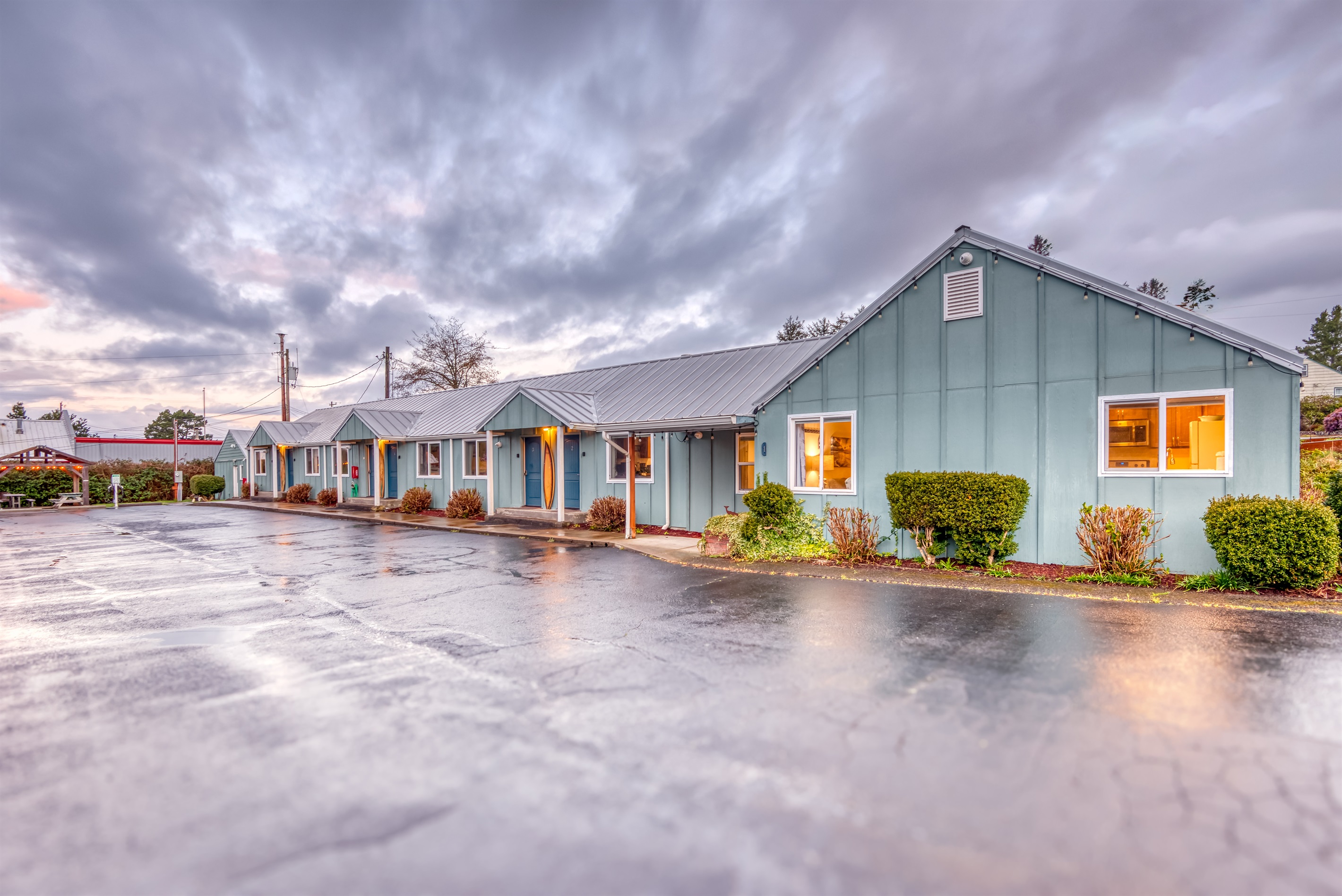 S6 - Hang Ten @ Surf Inn - Tillamook