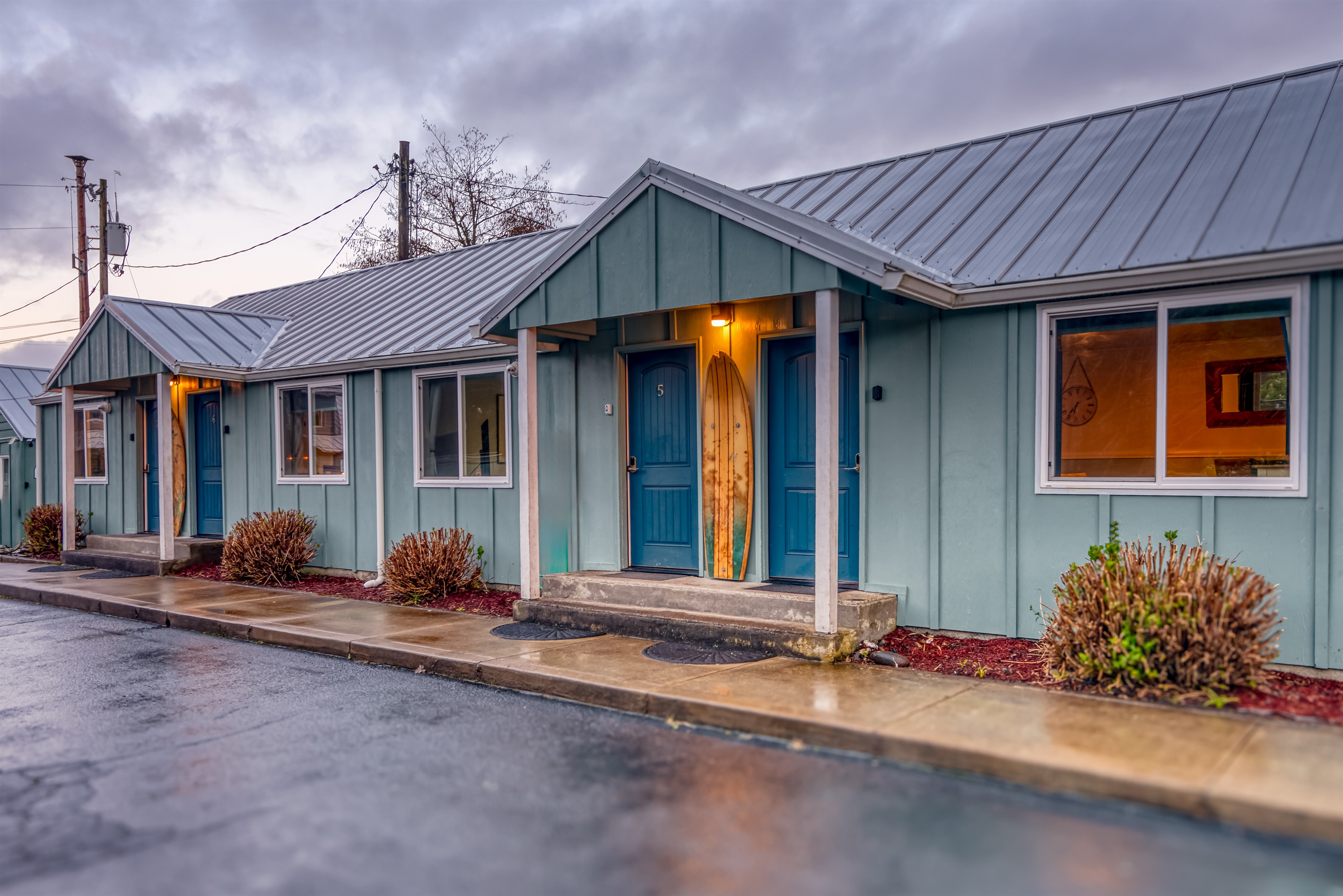 S6 - Hang Ten @ Surf Inn - Tillamook