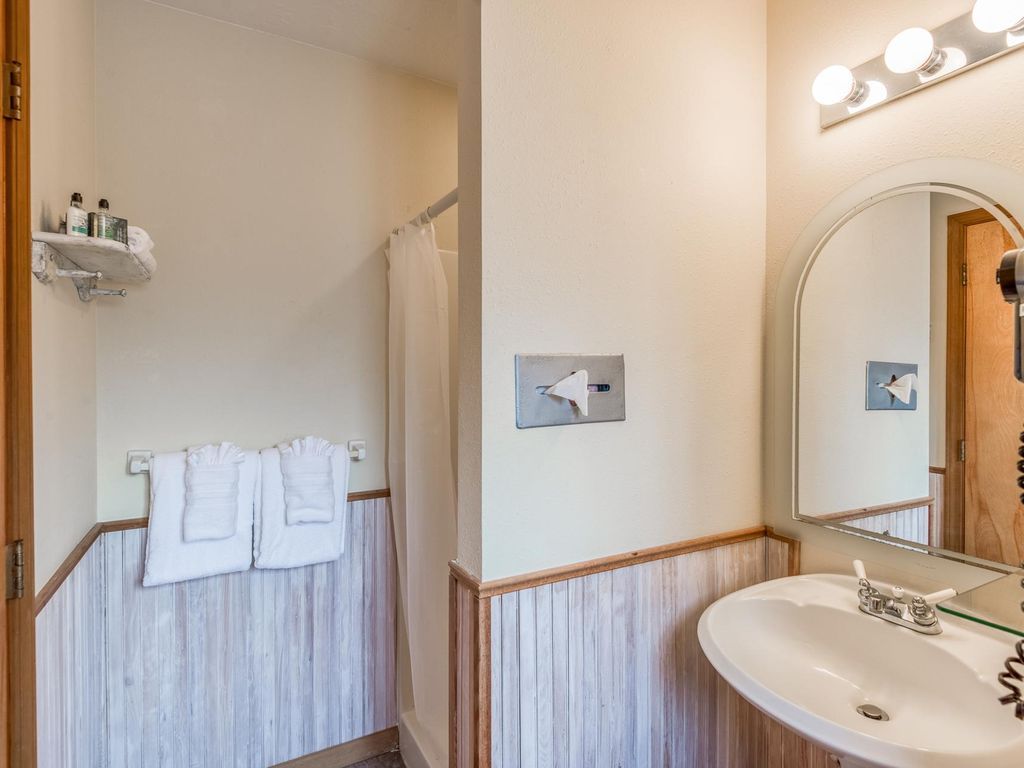 t02-beacon-@-trollers-lodge/