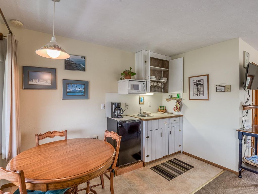 t02-beacon-@-trollers-lodge/