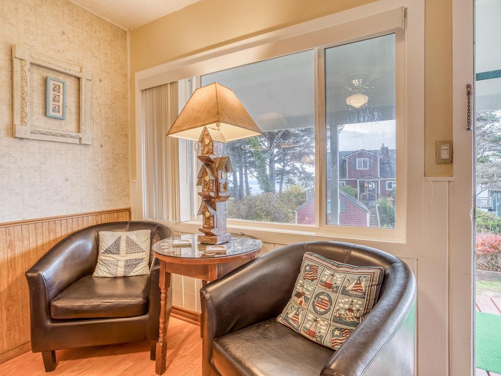 t09-lighthouse-@-trollers-lodge/